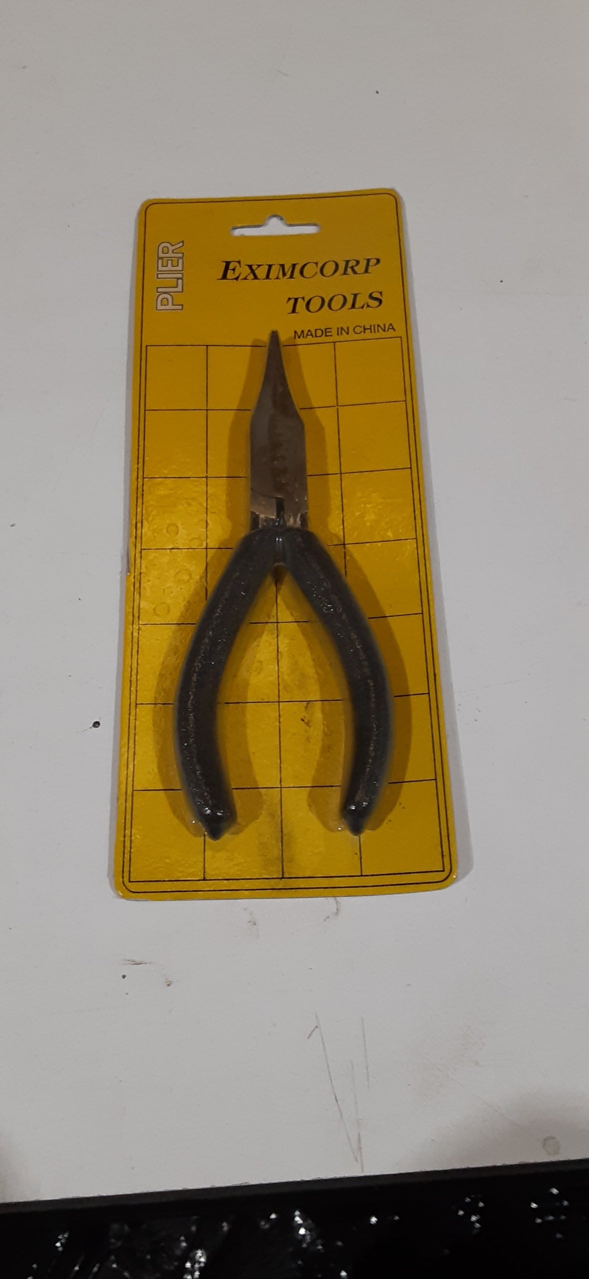 5 1/2 INCH SQUARE NOSE PLIERS ES2469